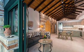 Casa Leone, Cosy Apartment Overlooking The Square